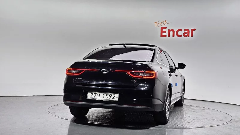 Renault SM6