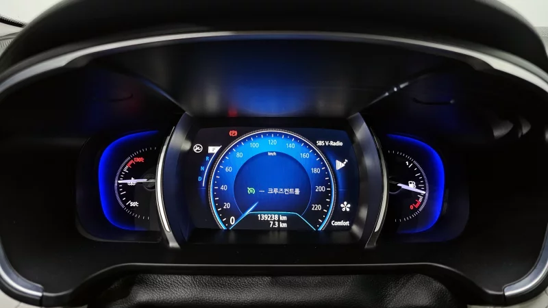 Renault SM6