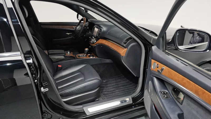 SsangYong Chairman W