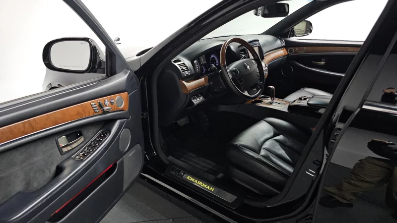 SsangYong Chairman W