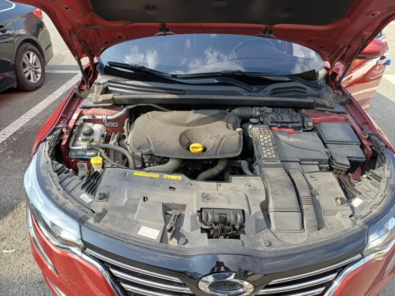 Renault SM6