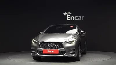 Infiniti Q30