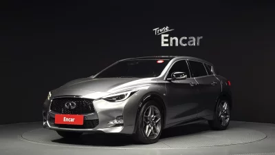 Infiniti Q30