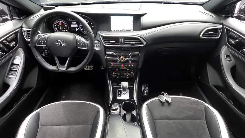 Infiniti Q30