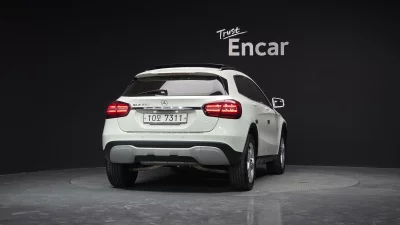 Mercedes-Benz GLA-Class