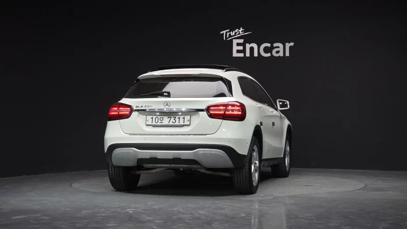 Mercedes-Benz GLA-Class