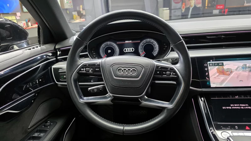 Audi A8