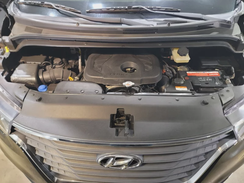 Hyundai Grand Starex