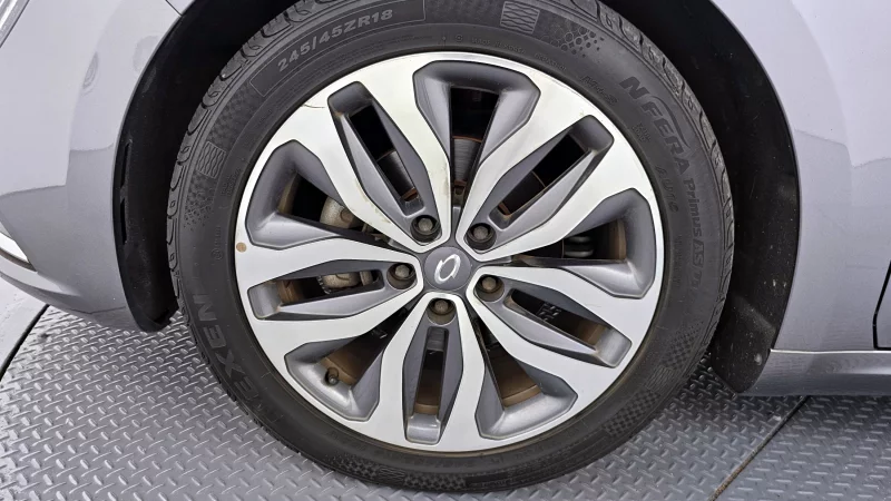 Renault SM6