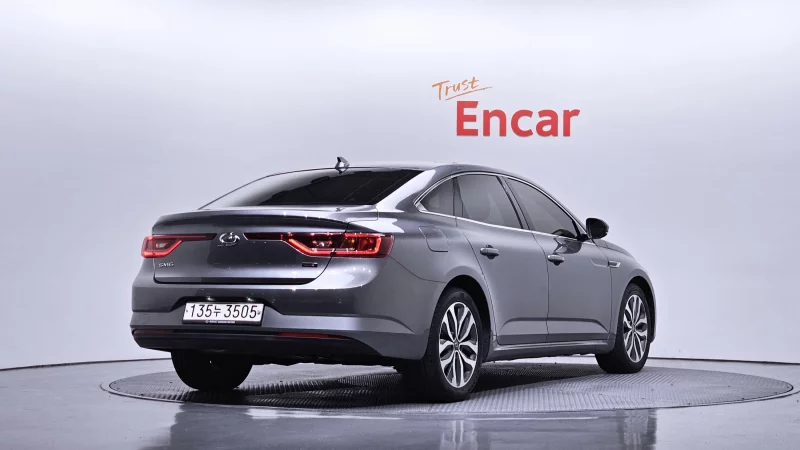 Renault SM6