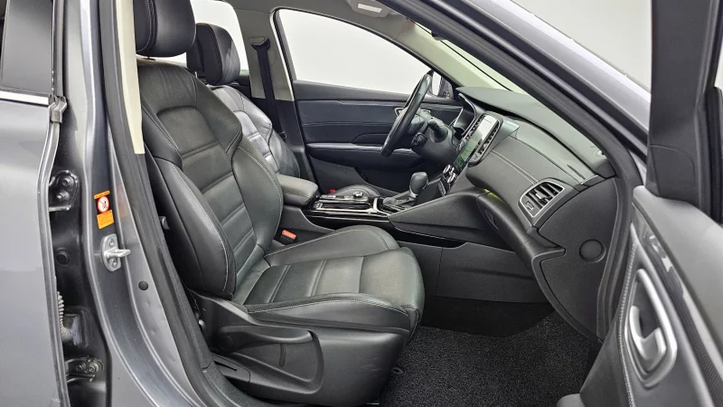 Renault SM6