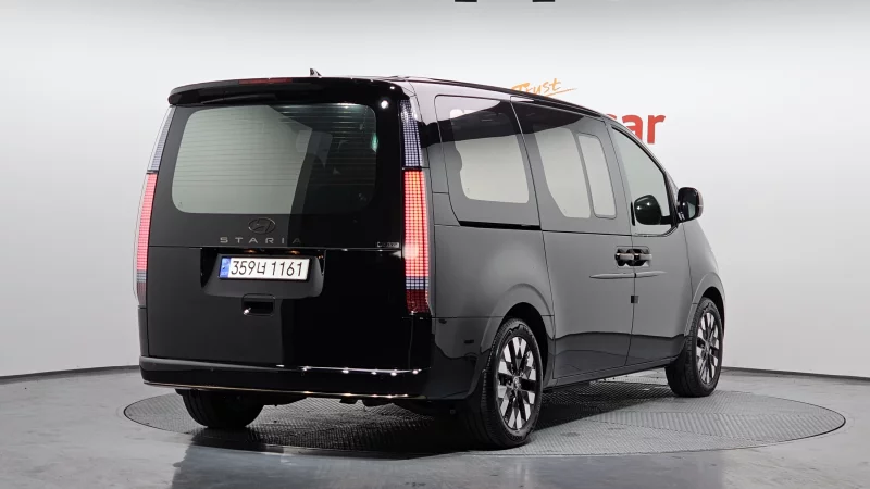 Hyundai Staria