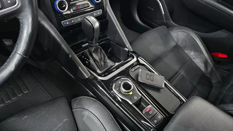 Renault SM6