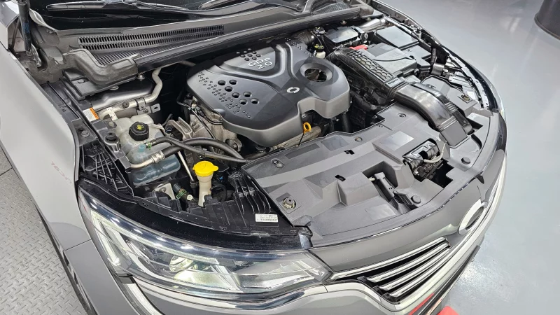 Renault SM6