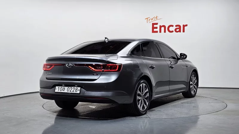 Renault SM6