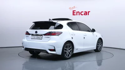 Lexus CT200h