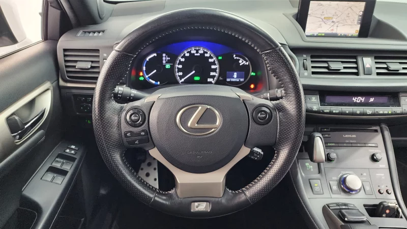 Lexus CT200h