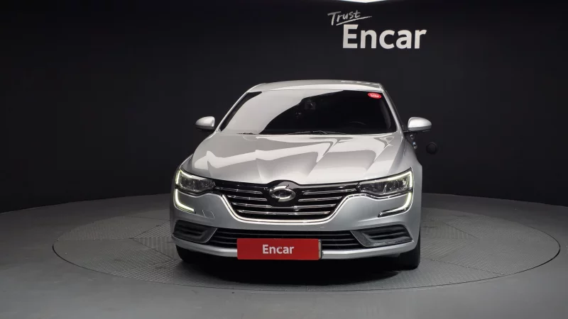 Renault SM6