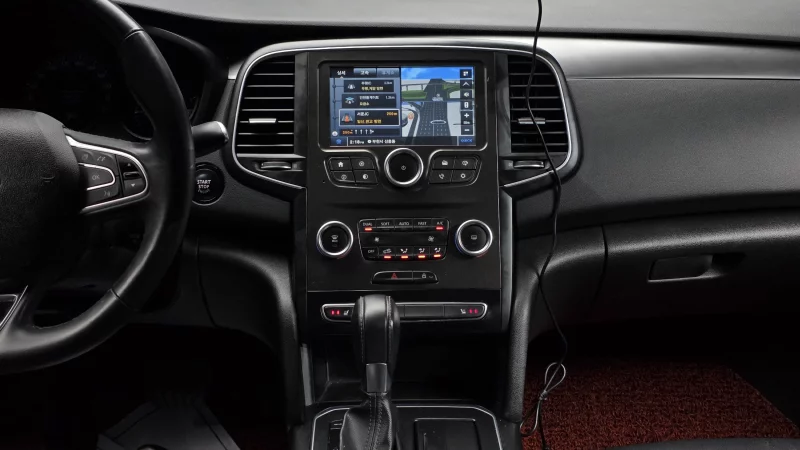 Renault SM6