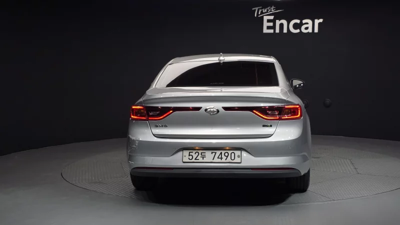 Renault SM6