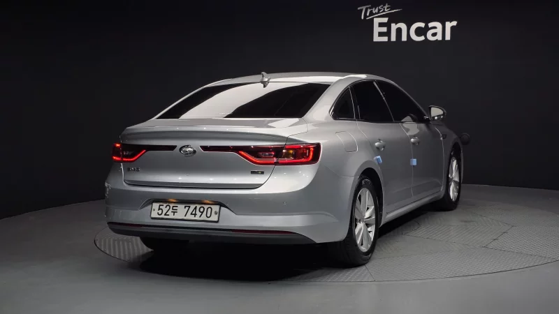 Renault SM6