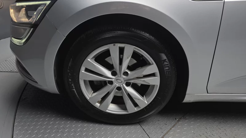 Renault SM6