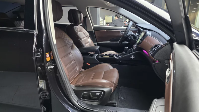 Renault SM6