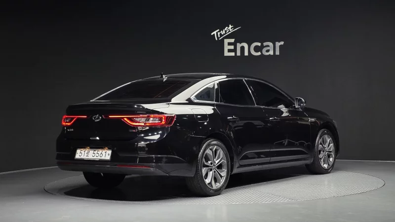 Renault SM6