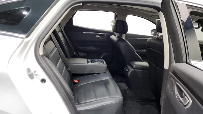 Renault SM6