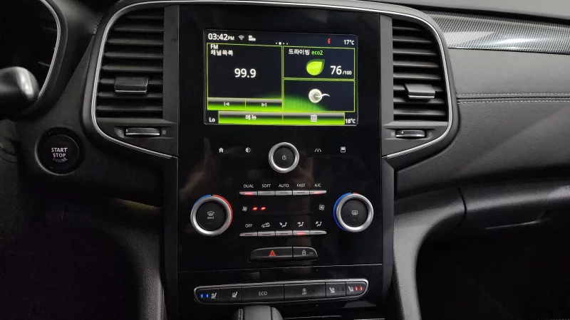 Renault SM6