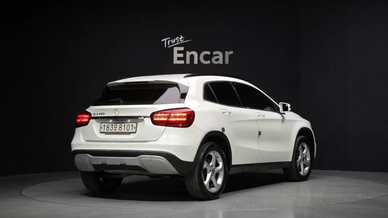 Mercedes-Benz GLA-Class