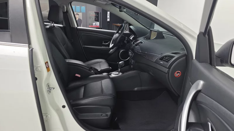 Renault SM3