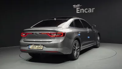 Renault SM6