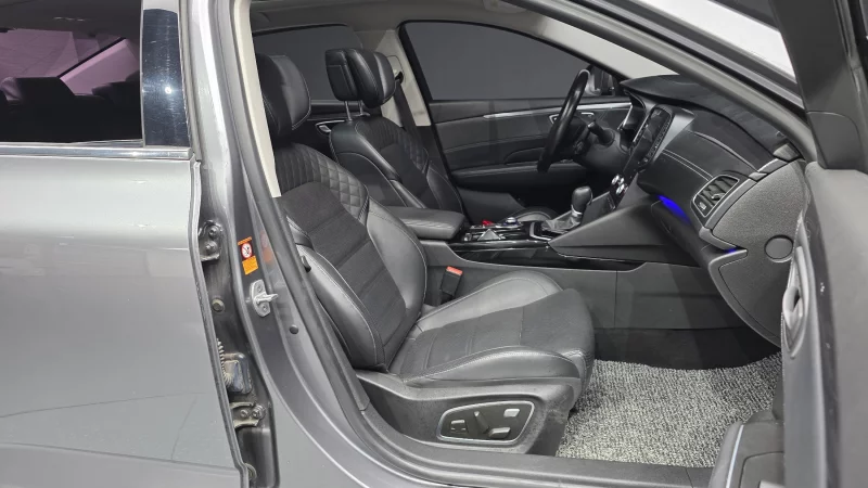 Renault SM6