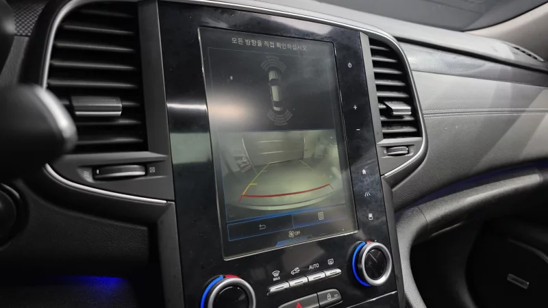 Renault SM6