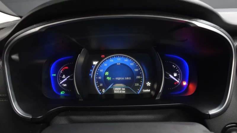 Renault SM6
