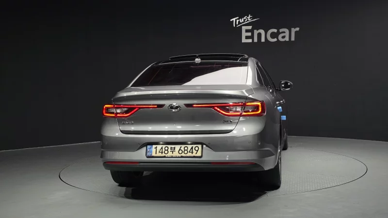 Renault SM6