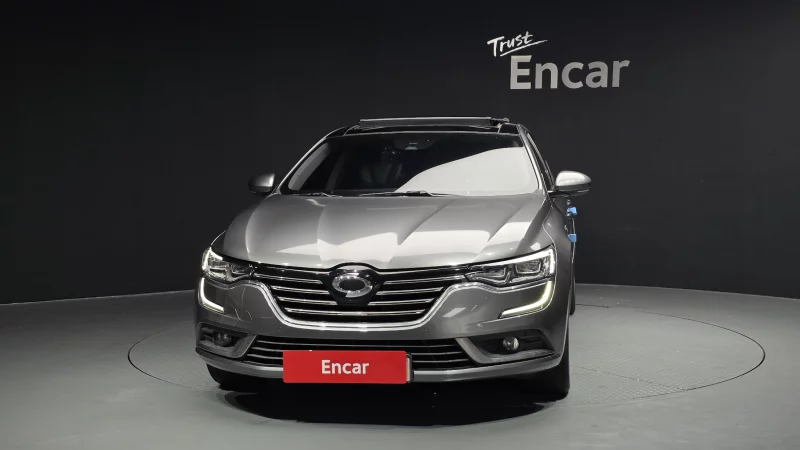 Renault SM6
