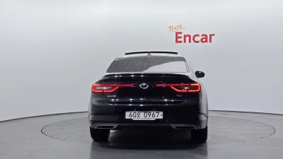 Renault SM6