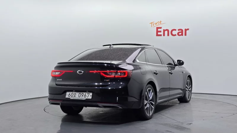 Renault SM6