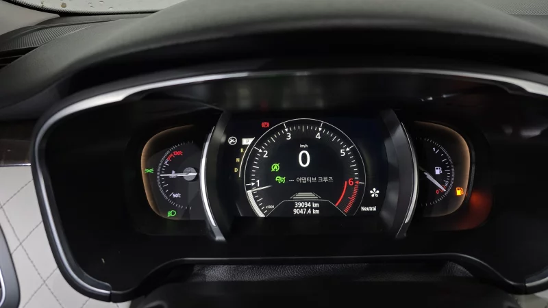 Renault SM6