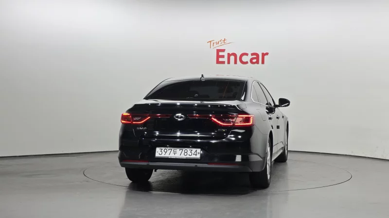 Renault SM6
