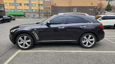 Infiniti QX70