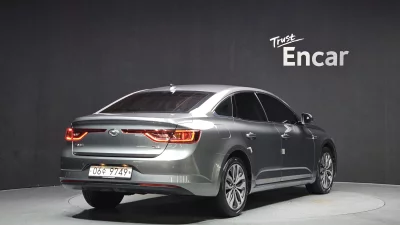 Renault SM6