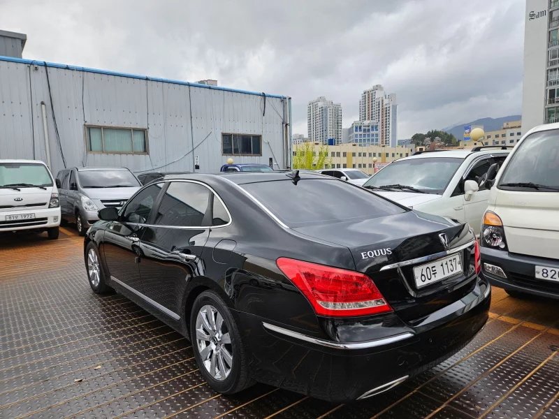 Hyundai Equus