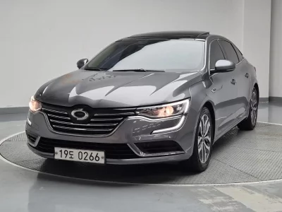 Renault SM6