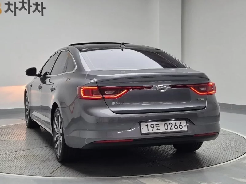 Renault SM6