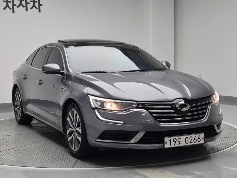 Renault SM6