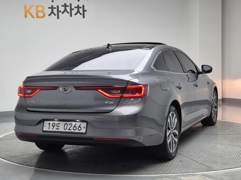 Renault SM6