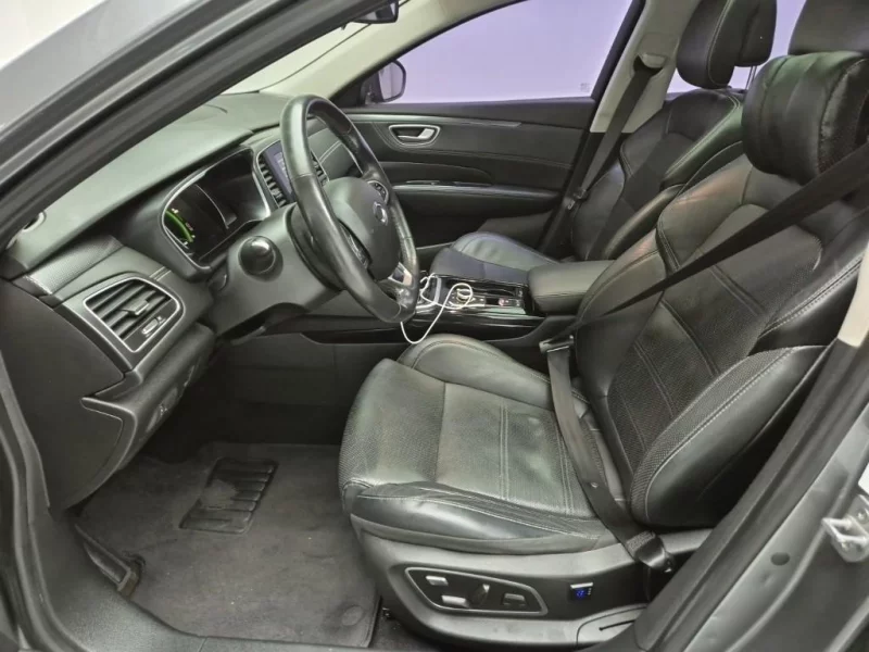 Renault SM6